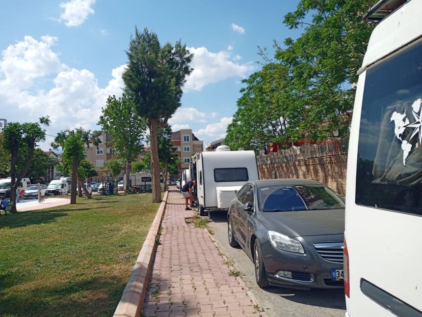 Karavan Yanlış Park