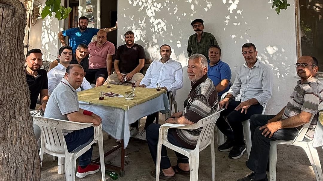 Pm Üyemiz Sn. Niyazi Şen Ve Aksu İlçe Başkanımız Sn. Hamza Erdem Ile Birlikte;Aksu Ilçemizin Karaçallı, Kundu, Kumköy Ve Boztepe Mahallelerinde Vatandaşlarımızla Bir Araya Gelerek Kendilerini Dinledik, Sohbet Ettik.