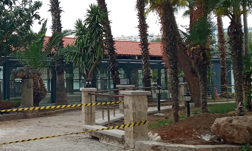 Valiliğin Yaptığı Cam Bölmeler Ve Tentelerin Onaylı Projeye Aykırı Olduğu Için Kaltırılması Istendi-1