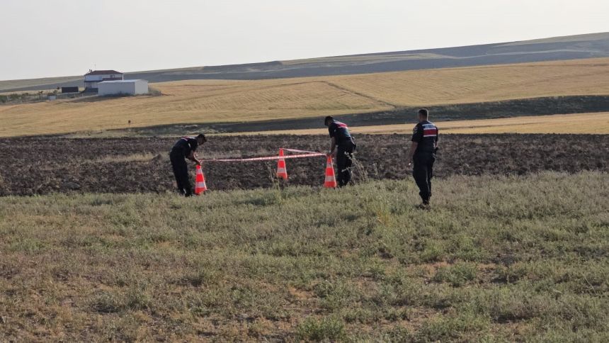 Ankara'da Tarlada Bomba Bulundu (1)