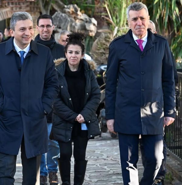 Antalya Yi̇kob Kültür Varlıkları Birim Sorumlusu Meryem Özeren'in (Ortada) Ihaledeki Tüm Aşamalarda Izmasını Olduğu Görülüyor