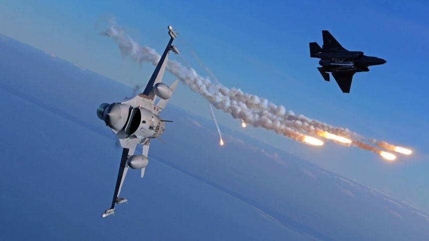 F 16 Savaş Uçakları