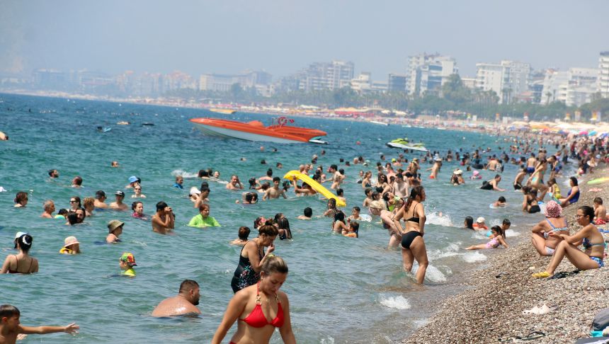 Konyaaltı Sahili Insanlar