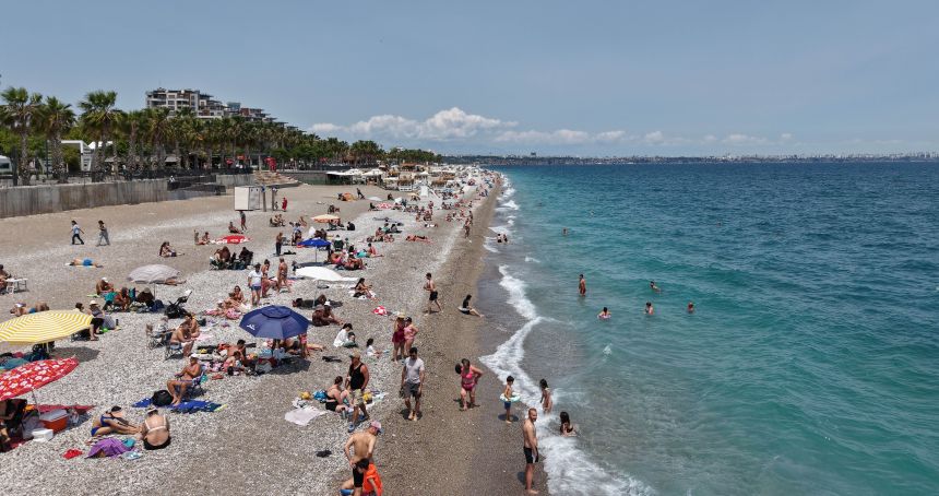 Konyaaltı Sahili Turist Tatilci A