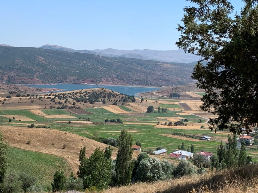 Madencilik Tehdidi Altındaki Bölgede Tarım Alanları Ve Sulama Barajı