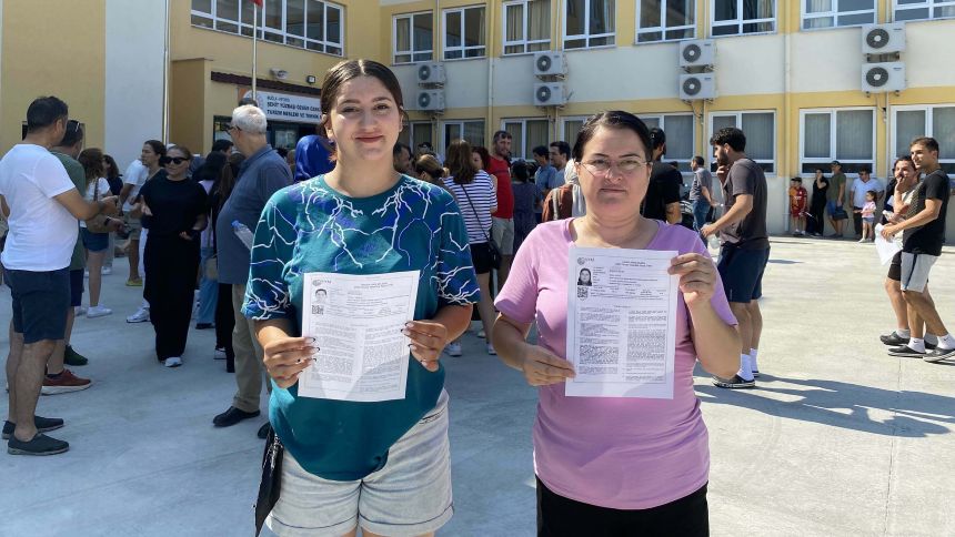 Muğla Anne Kız Sınava Girdi (1)