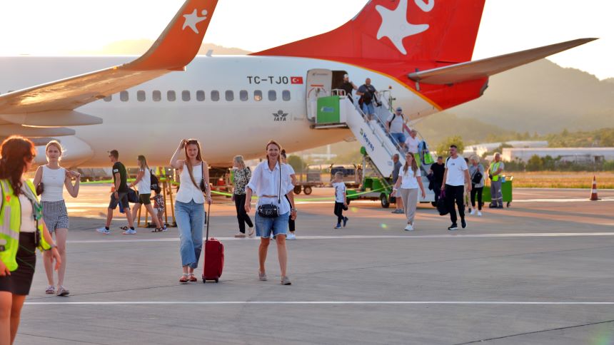 Slovakya'dan Gazipaşa Alanya Havalimanı'na Ilk Sefer Gerçekleştirildi (1)
