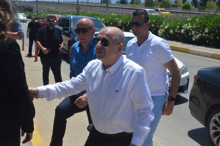 Ümit Özdağ Antalya Adliyesi (1)