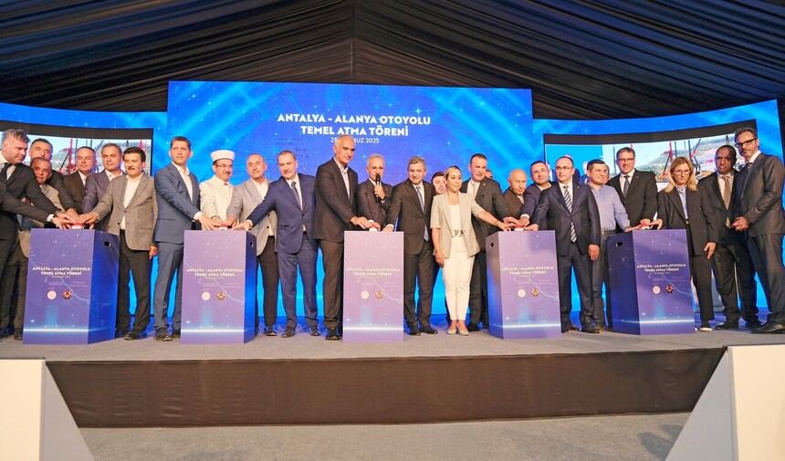 Antalya Alanya Otoyolu Temel Atma Töreni Toplu Foto