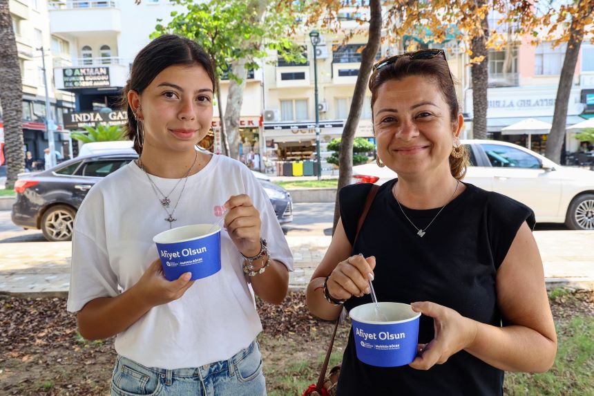 Antalya Büyükşehir Belediyesi’nin Geleneksel Aşure Ikramları Devam Ediyor (9)