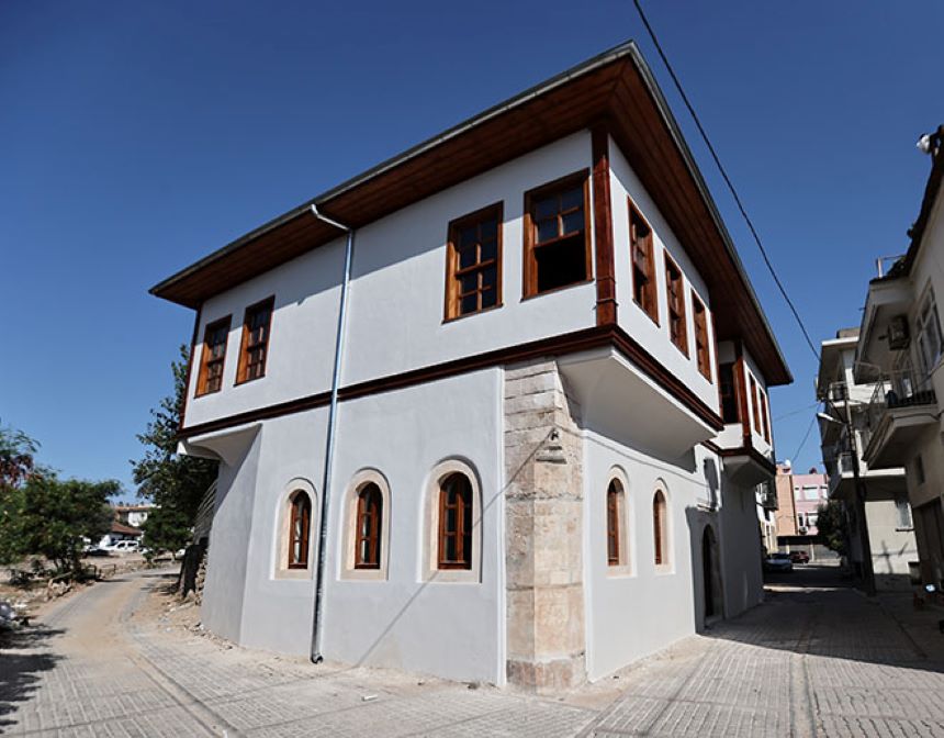 Balbey'deki Yanan Konağın Restorasyonu Büyükşehir Belediyesi Tarafından Yapıldı