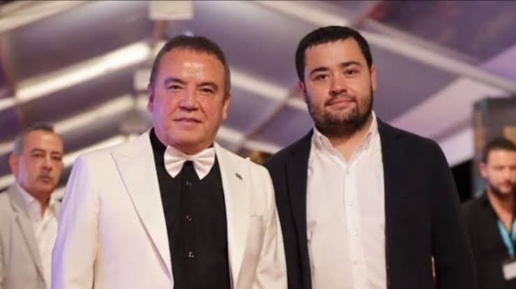 Başkan Muhittin Böcek Ve Oğlu Gökhan Böcek