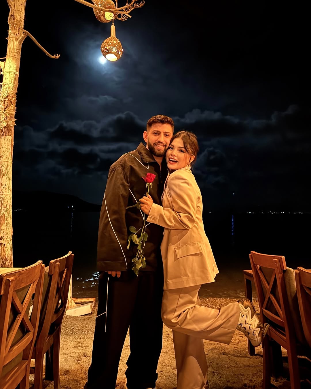 Eda Sakiz Kac Yasinda 7