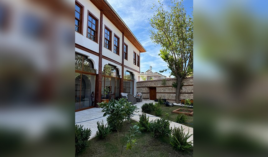 Kilit Konağı Avlu