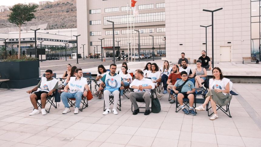 Koltuk Sizin Meydan Bizim (2)