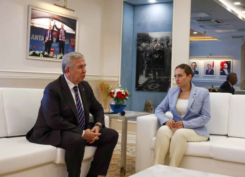 Mansur Yavaş Ve Büşra Özdemir