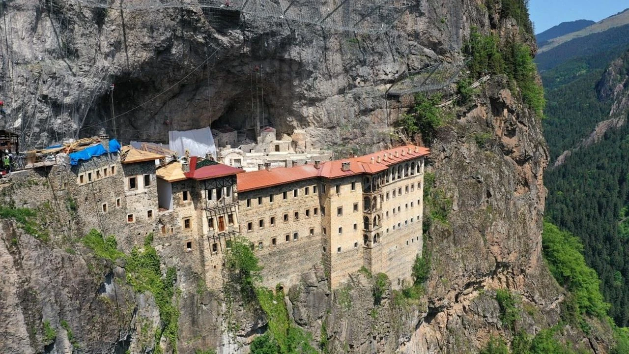 Sumela Manastiri Nasil Yapildi 3