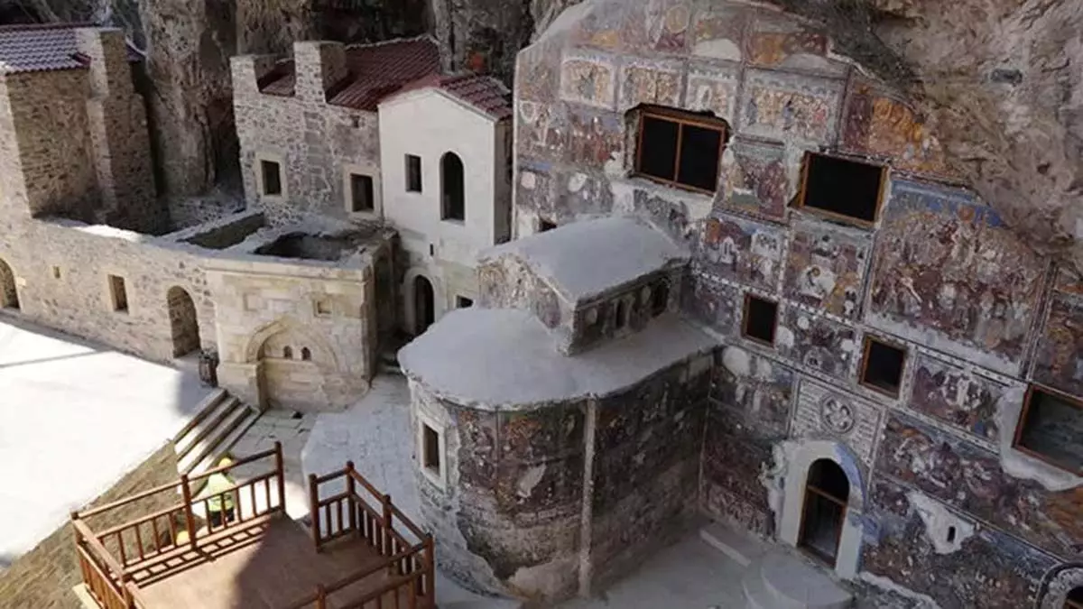 Sumela Manastiri Nasil Yapildi 4