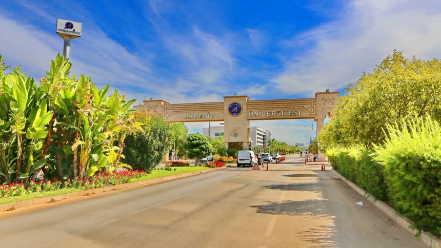 Akdeniz Üniversitesi Meltem Girişi
