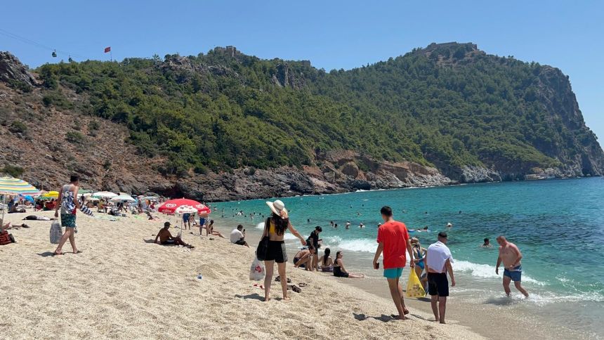 Alanya Kleopatra Plaj Yoğunluk (1)