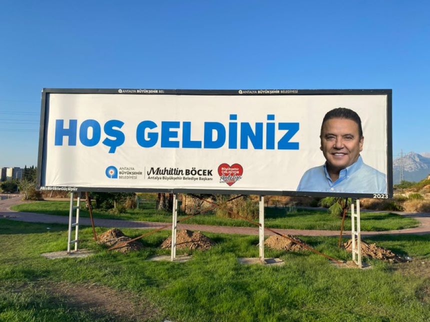 Antalya Giriş Yazısı Muhittin Böcek (2)