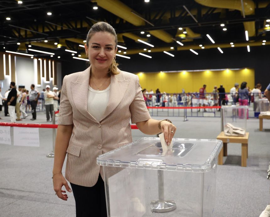 Büsra Özdemir Delege Seçimi Oy Verme1