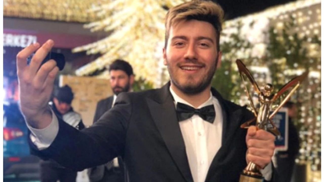 Enes Batur Ne Kadar Kazaniyor 3