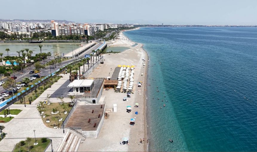 Konyaaltı Sahili Şezlong V Gölgelikler Kaldırıldı (3)