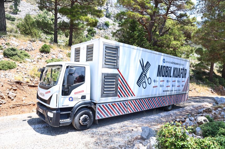 Mobil Kuaför Tırı Yaylaalan Mahallesinde Hizmet Verdi (7)