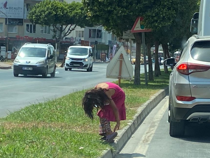 Su Satan Dilenci Çocuklar Antalya (2)