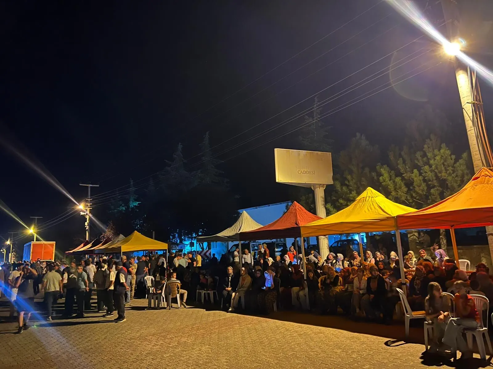 Taşoluk Halkı Maden Şirketinin Araçlarını Durdurdu