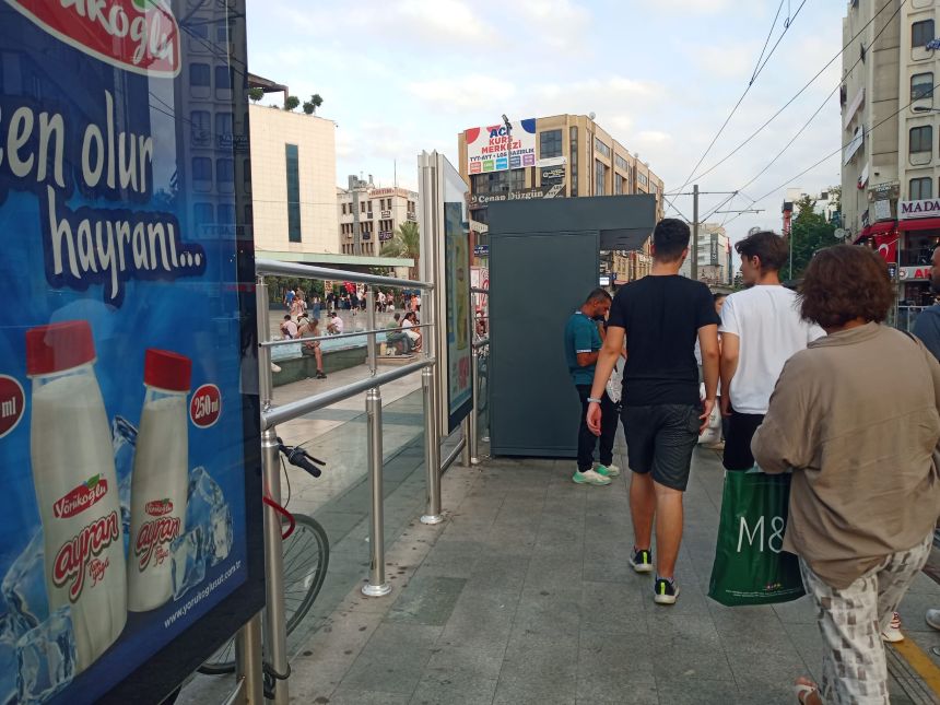 Tramvay Duraklarında Özel Önlem