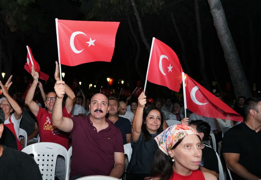 Başkan Kotan Mi̇lli̇ Heyecani Vatandaşlarla Yaşadi (6)