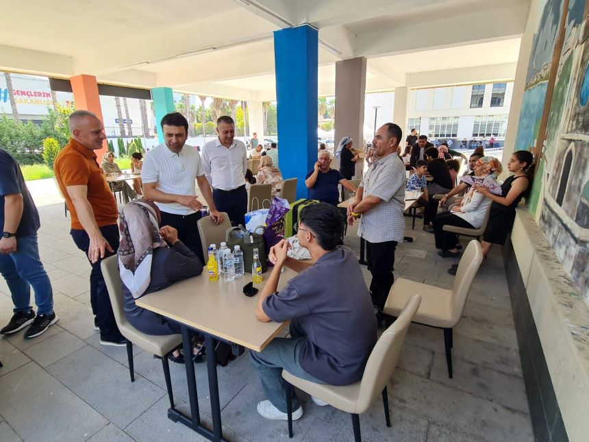 Mustafa Köse Ve Öğrenciler (1)