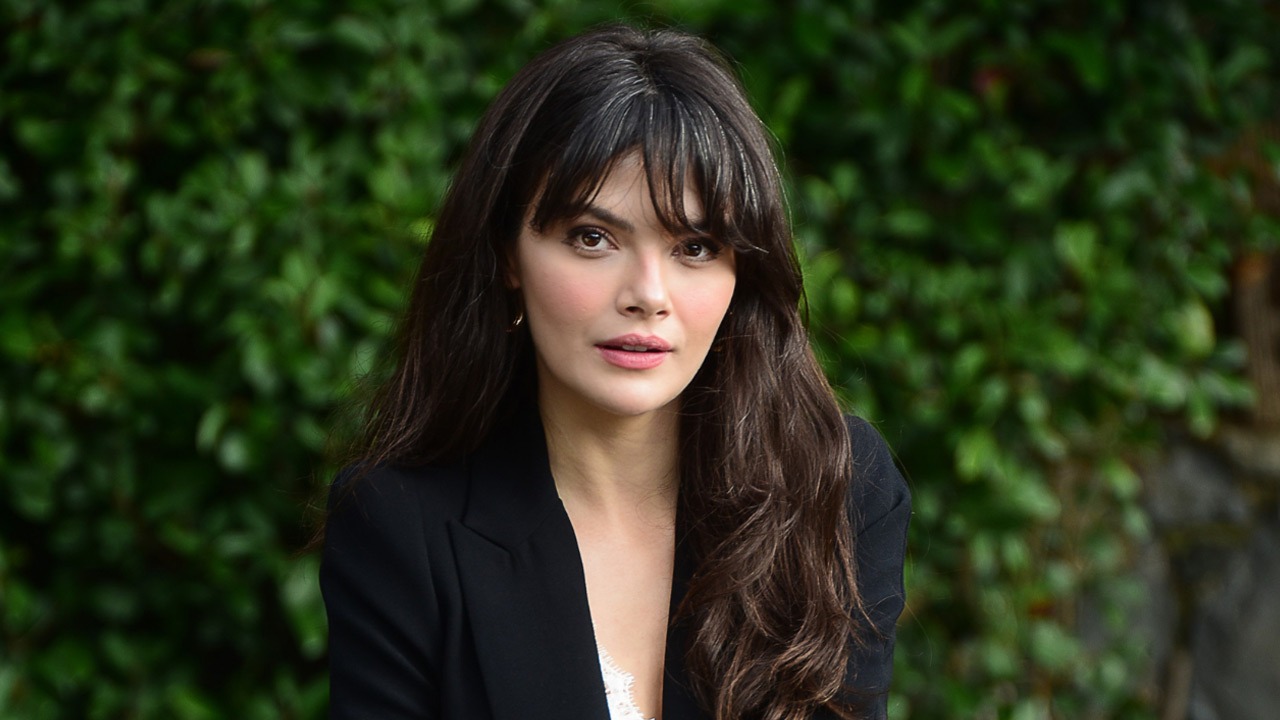 Sinem Unsal Kac Yasinda 3