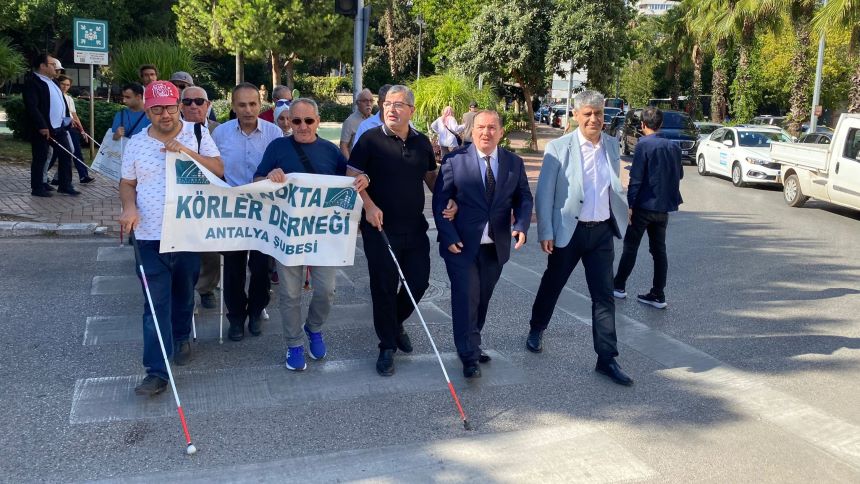 Altı Nokta Körler Derneği Yürüyüş Antalya 4