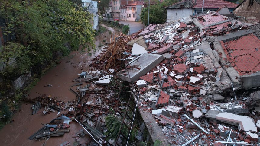 Balıkesir Depremi Yıkılan Bina