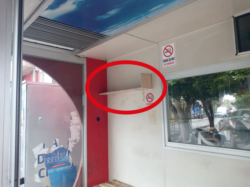 Çalınan Klima Otobüs Durağı