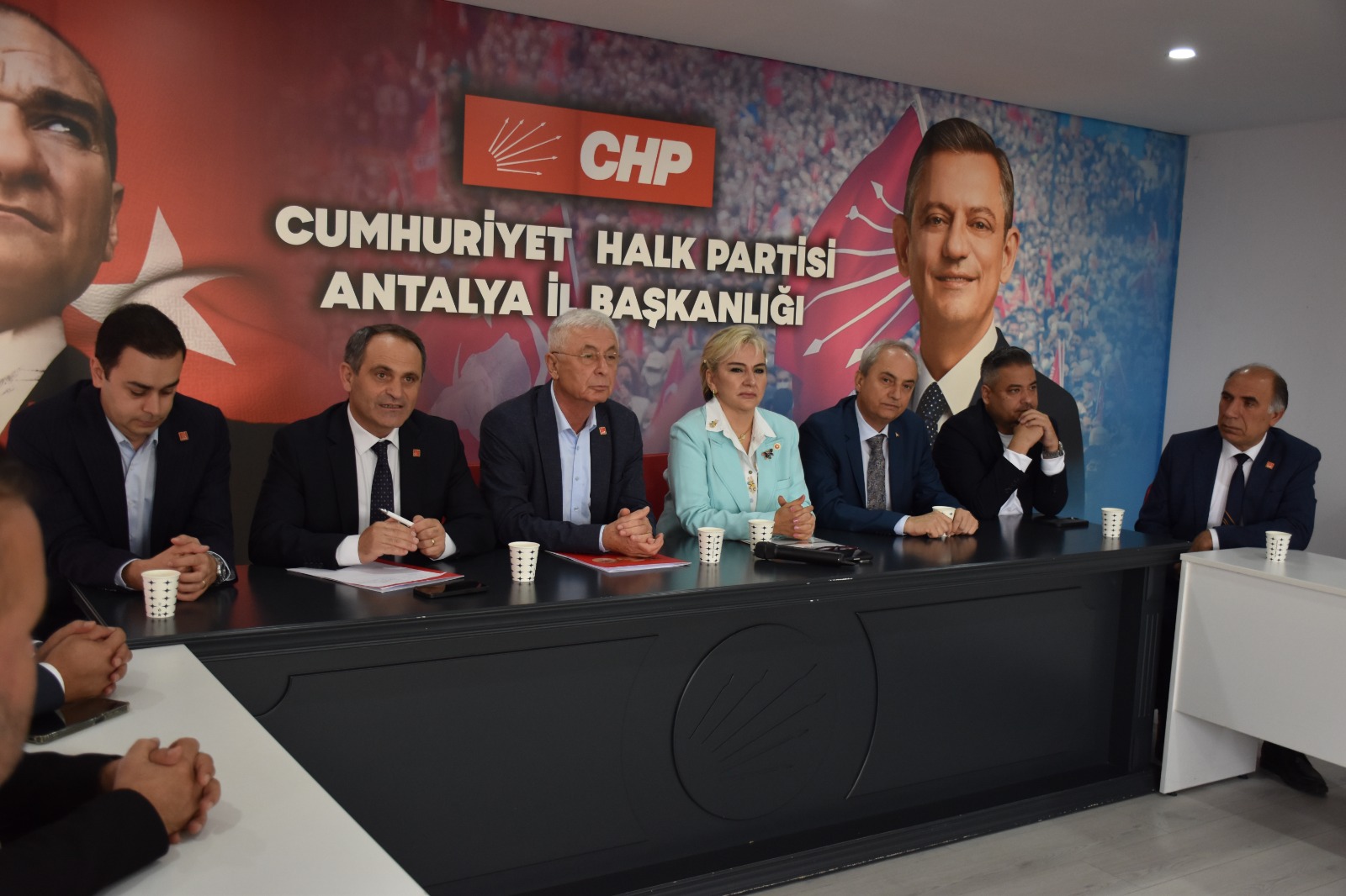 Chp Parti Meclisi (Pm) Üyesi Ecevit Keleş Ve İstanbul Milletvekili Nimet Özdemir (4)