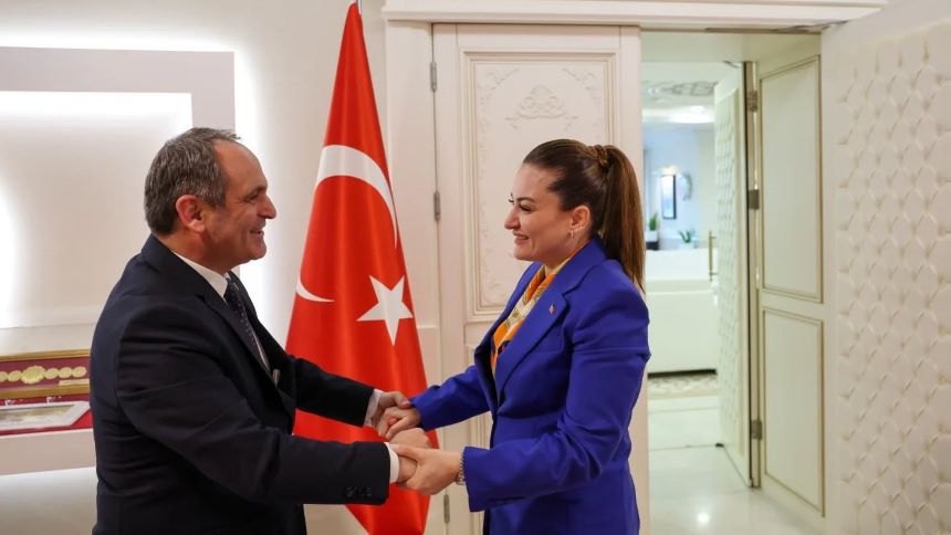 Ecevit Keleş Ve Büşra Özdemir