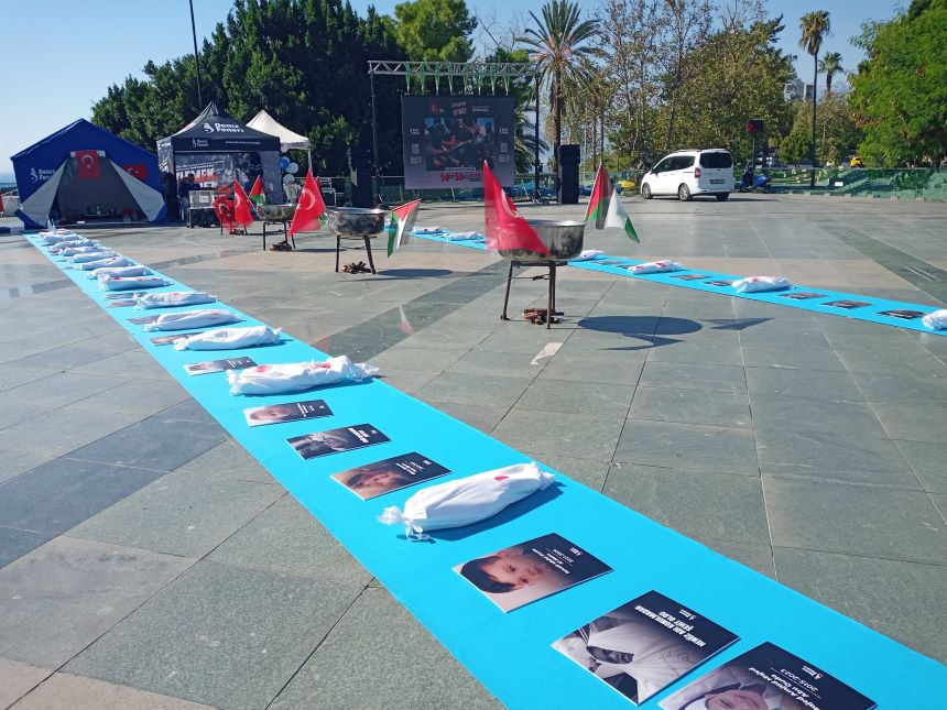 Filistin Eylemler Antalya Cumhuriyet Meydanı (2)