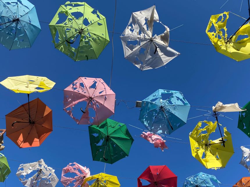 Fırtınada Zarar Gören Şemsiyeler Dönerciler Çarşısı (3)