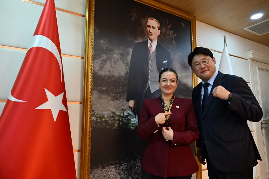Güney Kore Heyetinden Büyükşehir Belediyesi’ne Ziyaret (7)