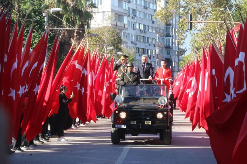 Hulusi Şahin Ve Büşra Özdemir 29 Ekim Kutlamaları