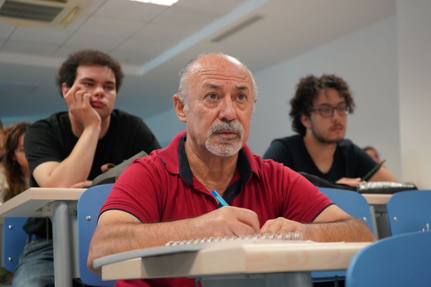 İsmet Güler 63 Yaşında Öğrenci Oldu Antalya (2)