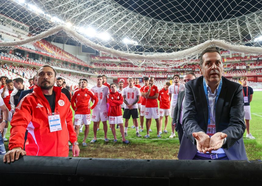 Rıza Perçin Futbolcularla