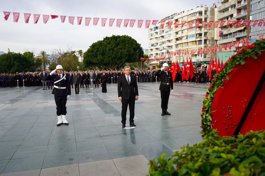10 Kasım Saygı Duruşu Antalya (2)