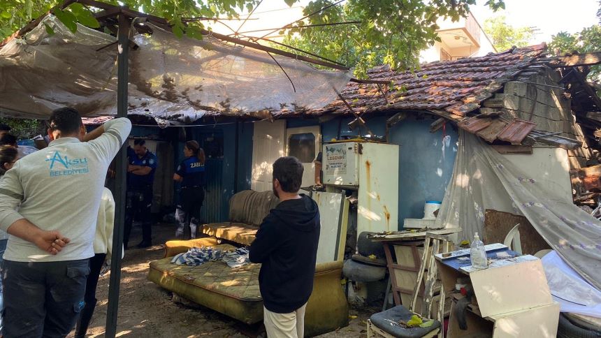 Aksu Evi Yıkılan Kadın (4)