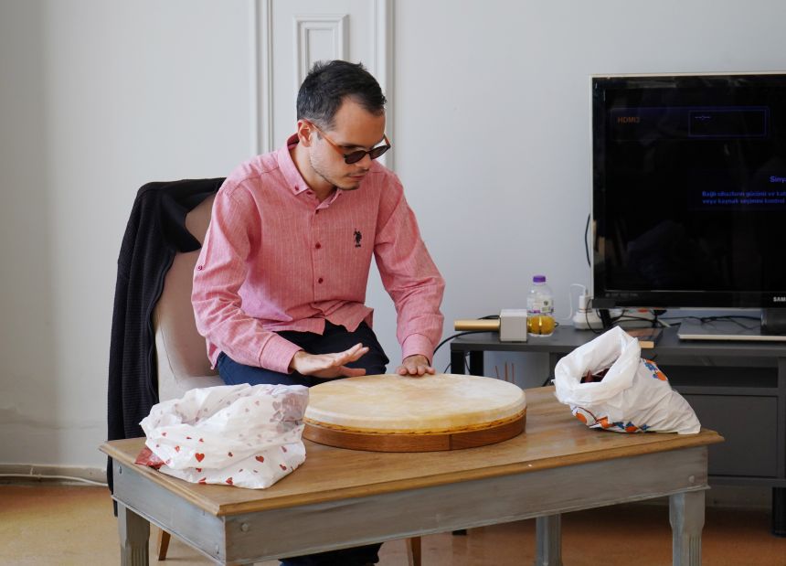 Alper Sökmen Görme Engellim Müzik Öğretmeni (3)