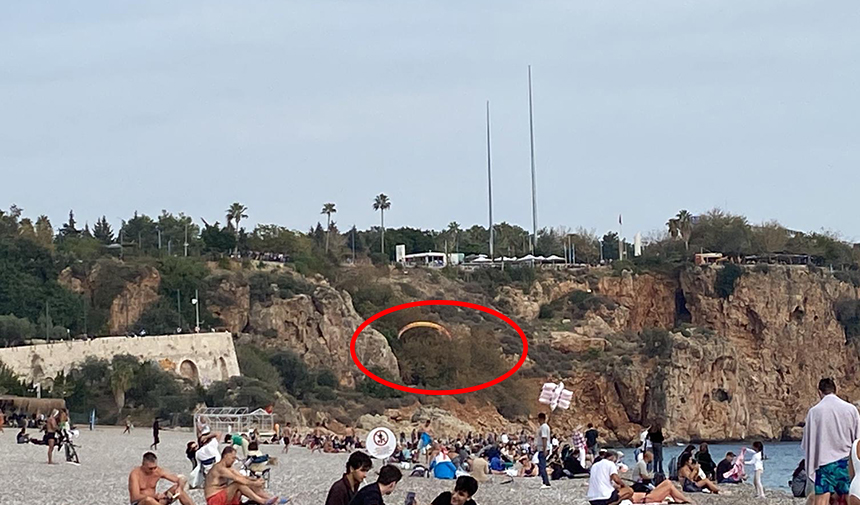 Antalya'da Paraşütçüler